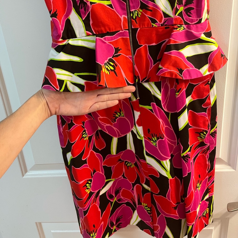 Like new: $298 KATE SPADE Peplum Cotton Sheath Dress, Red/Pink Floral, Size 4 - Picture 15 of 16
